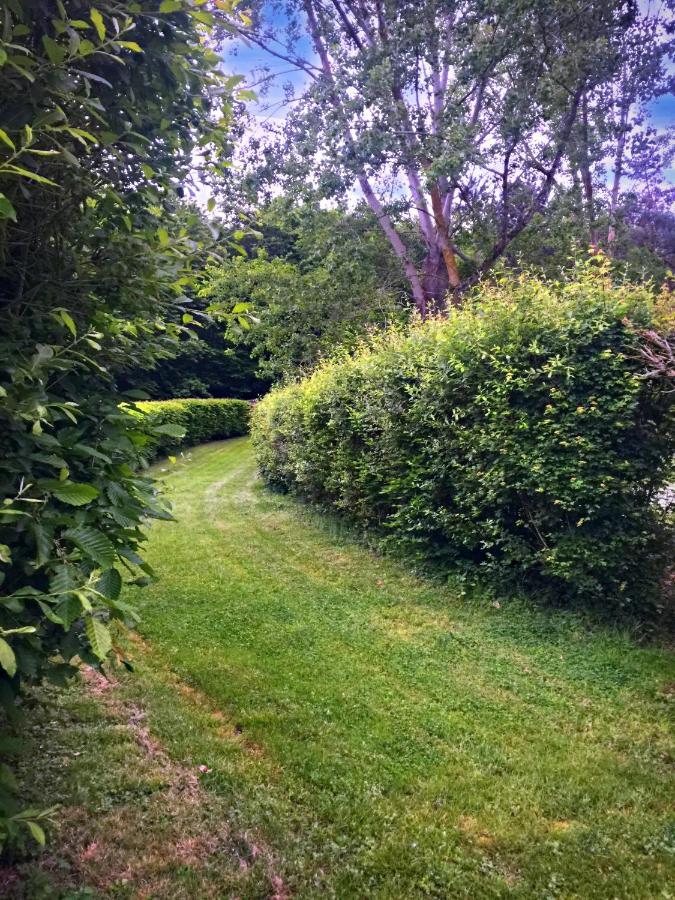 Bouges-le-Chateau Le Petit Chateau De Sainte Colombe מראה חיצוני תמונה